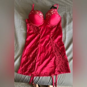 Never Worn Frederick’s of Hollywood XL Red Satin and Lace Negligee
